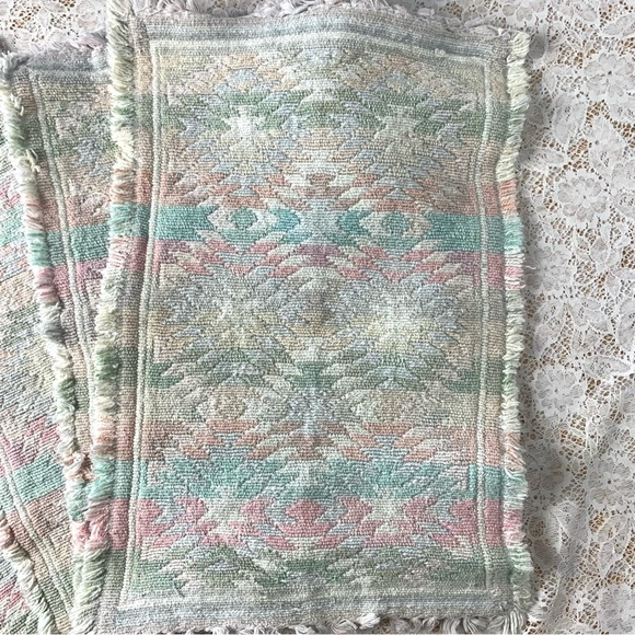 Set of 4 Vintage Handmade Pastel Cloth Placemats - Picture 2 of 5